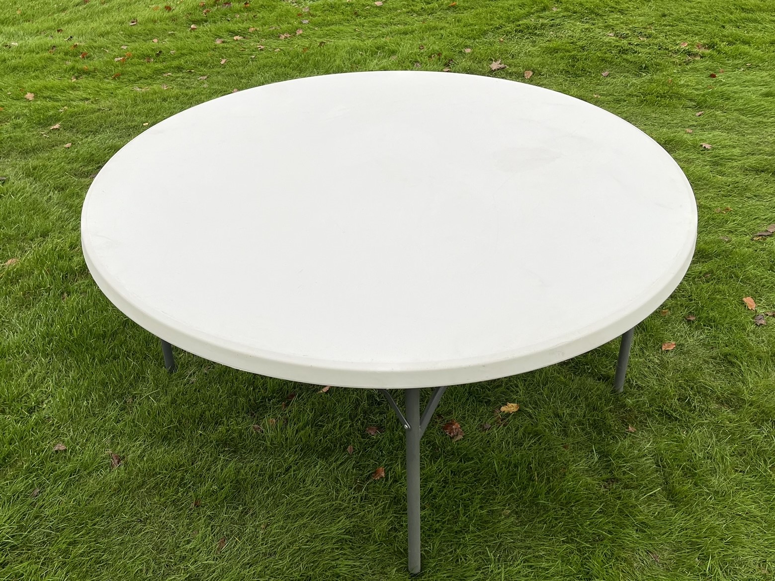 Bord, rundt ø150cm