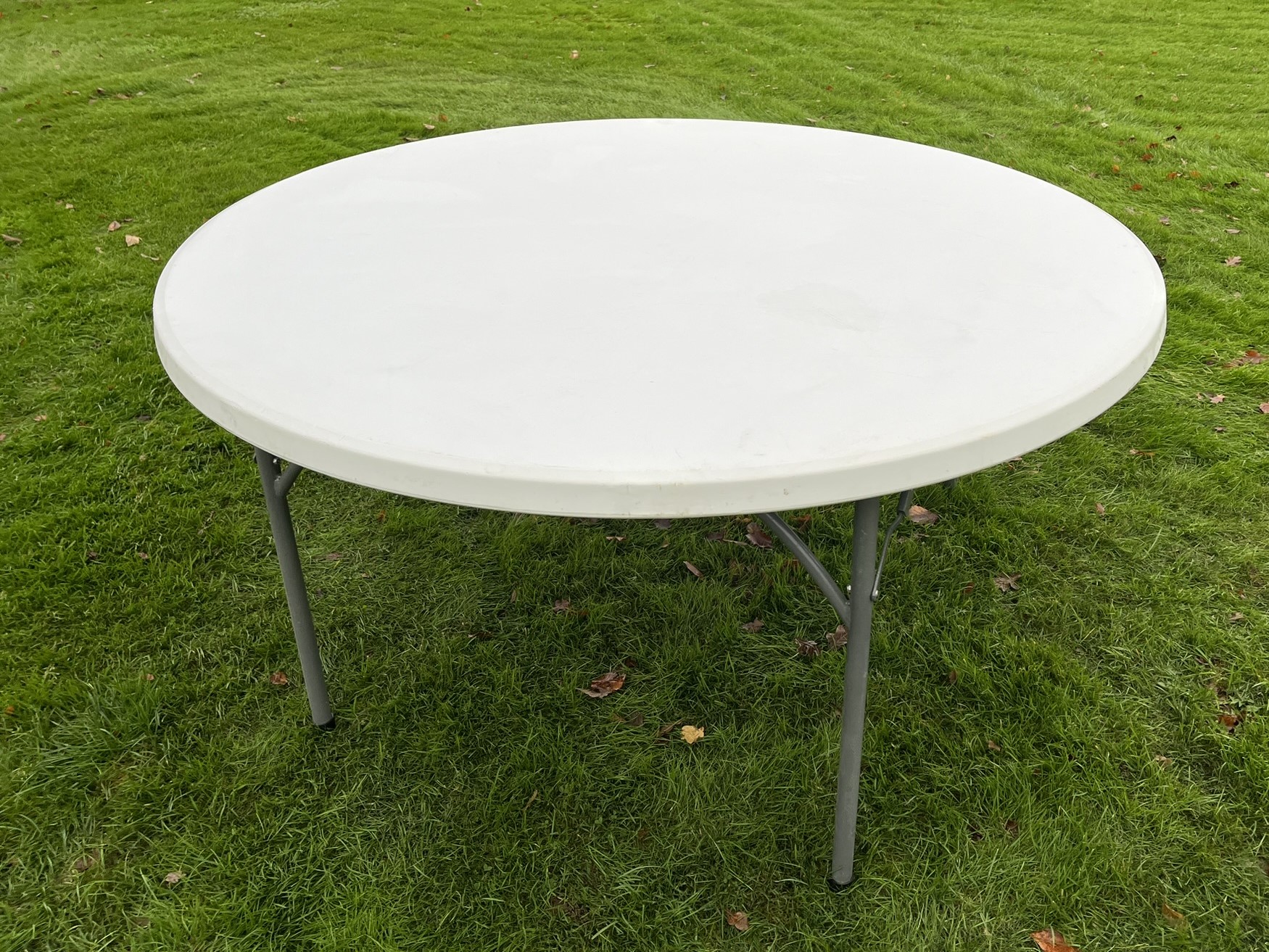 Bord, rundt ø150cm